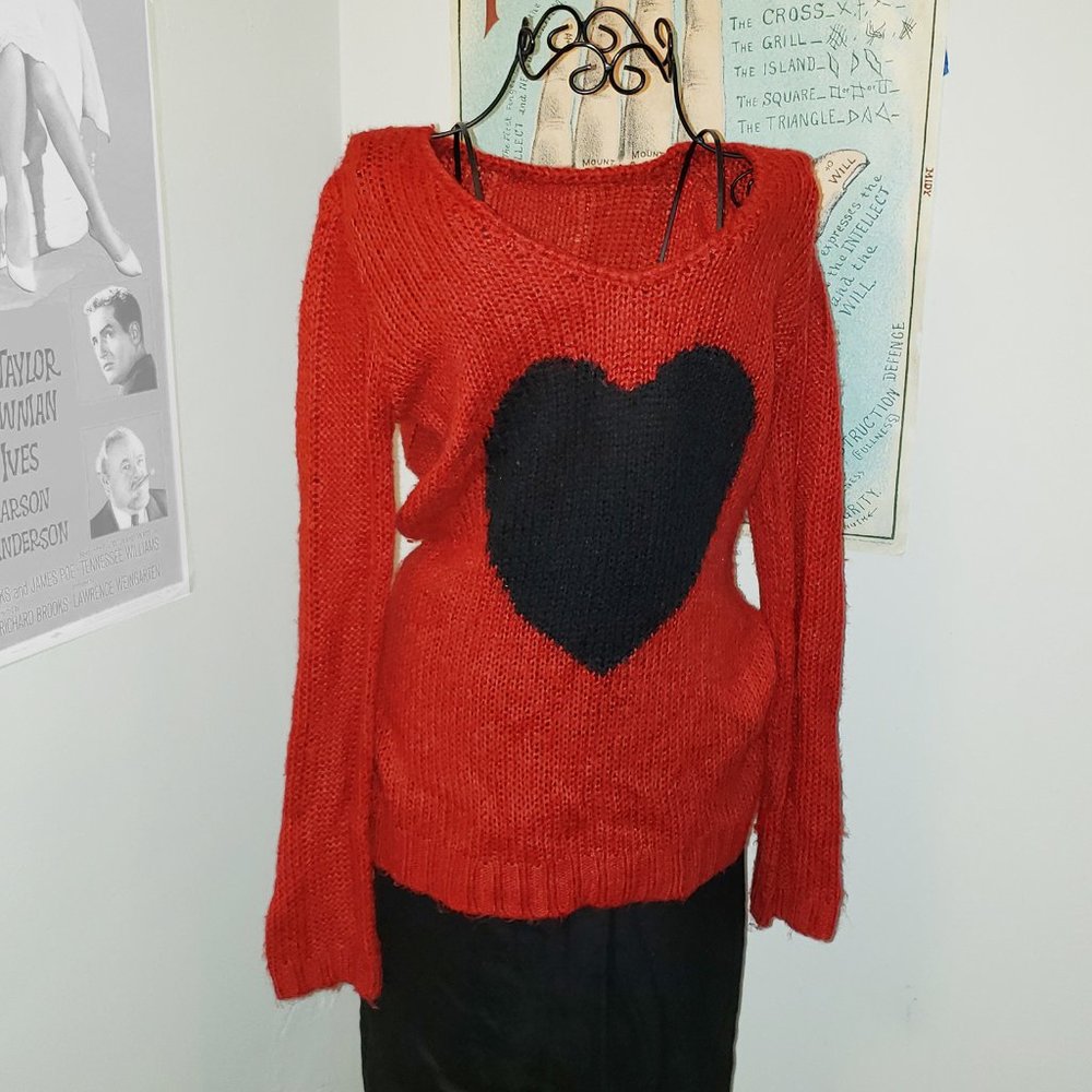 SOLD Vtg Y2K Lipstick Red Sweater Giant Heart Valentine's Day Slender Fit S XS